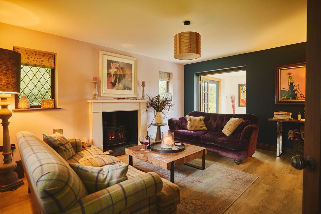 Property photo 2 of 25