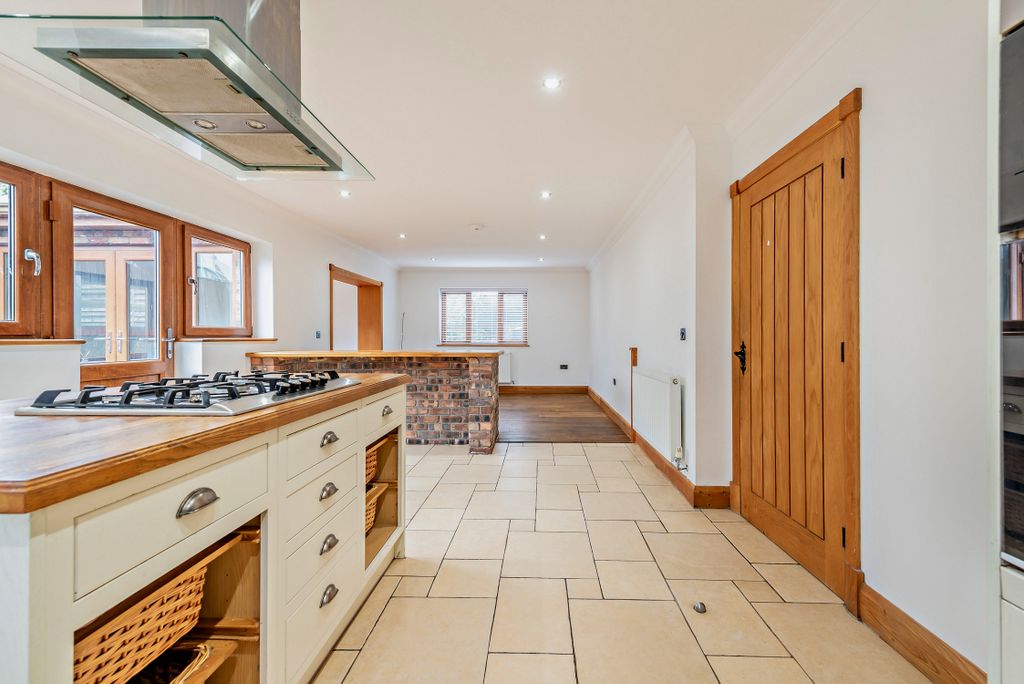 Property photo 3 of 30