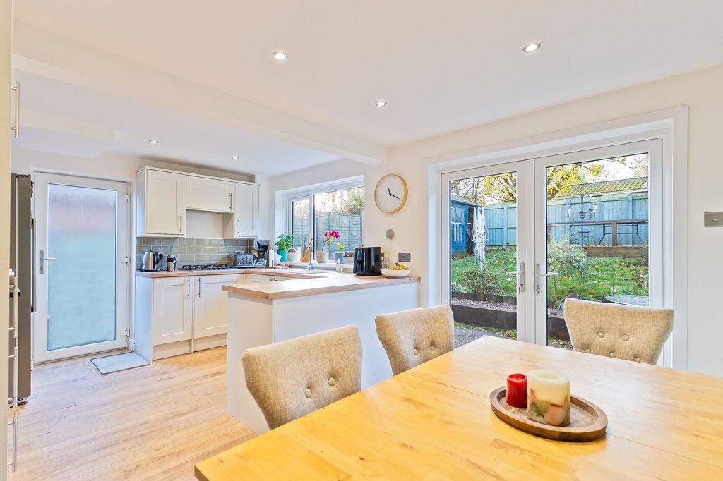 Property photo 3 of 20