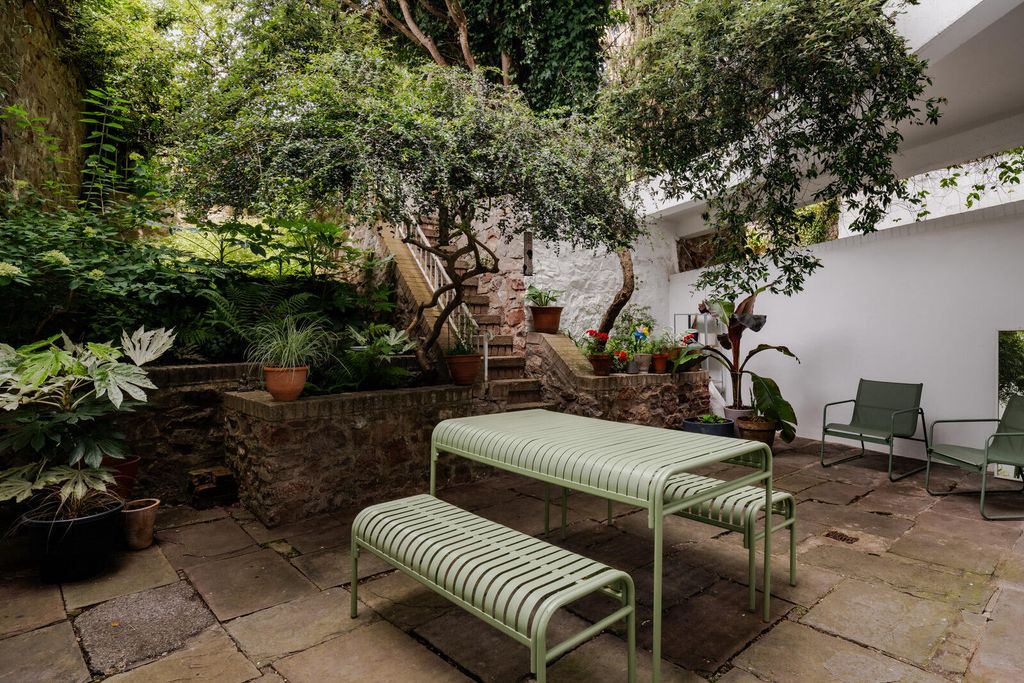 Property photo 3 of 33 Rear Garden