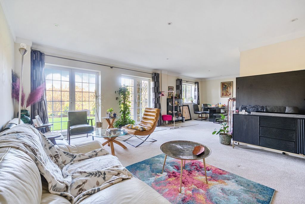 Property photo 2 of 19 1420586-14-69A5d9...