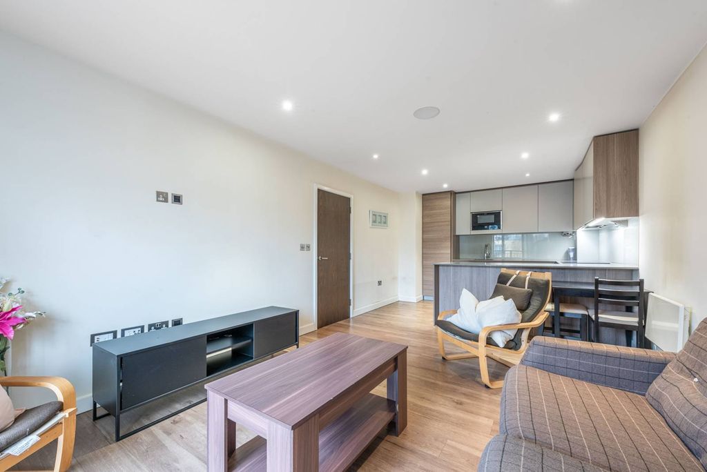 Property photo 3 of 10