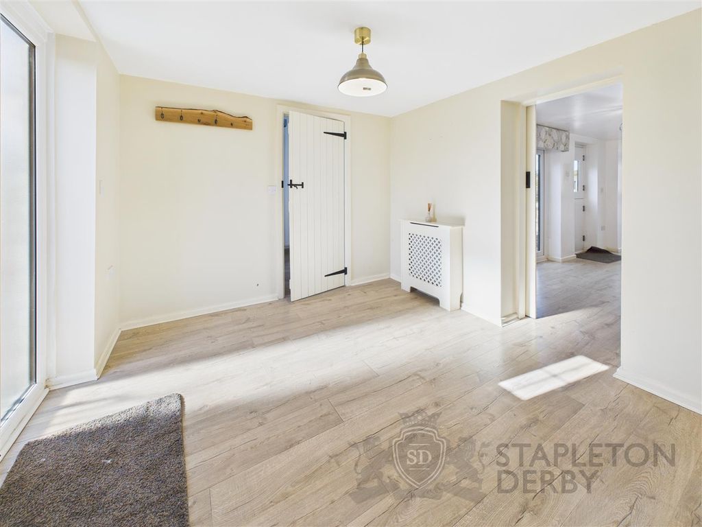 Property photo 3 of 34 Cam04709G0-Pr0247-Still009.Jpg