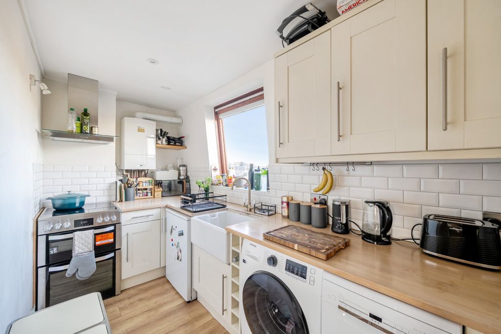 Property photo 2 of 17 Picture No. 20