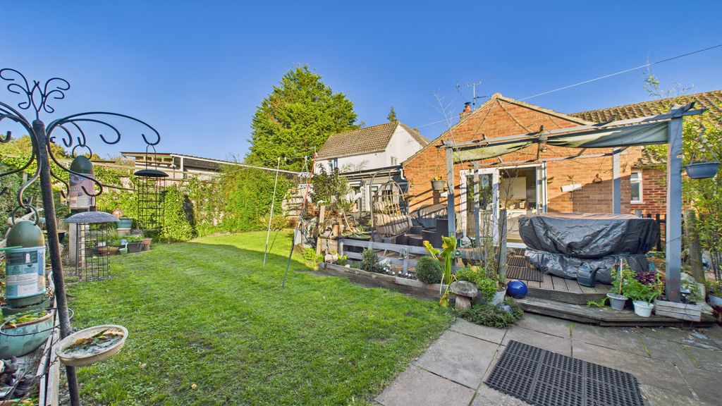 Property photo 2 of 13