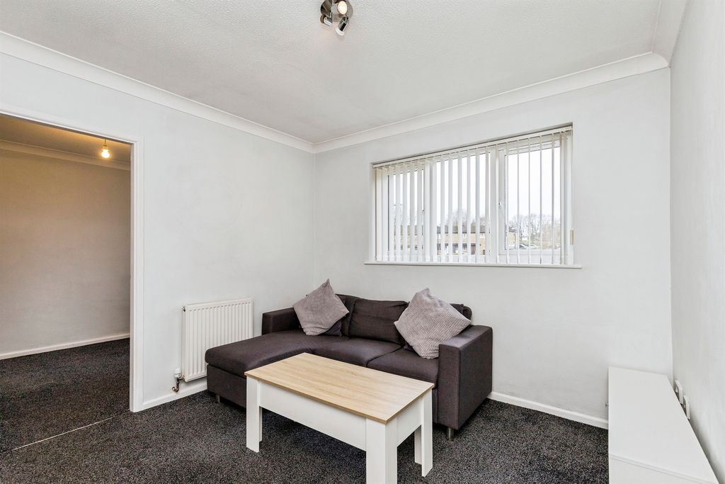 Property photo 3 of 13