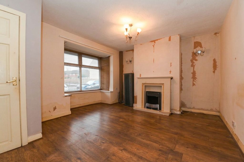 Property photo 2 of 9