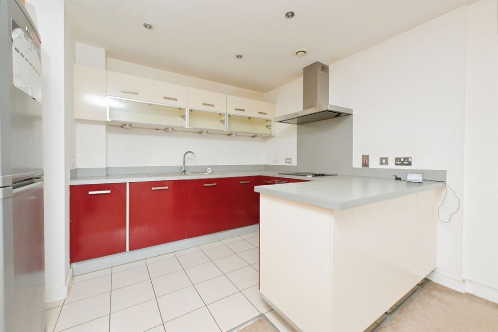 Property photo 2 of 17