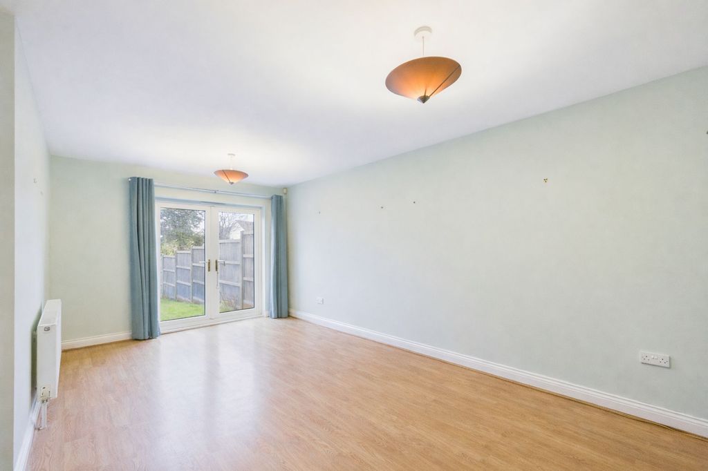 Property photo 2 of 18 Lounge Area