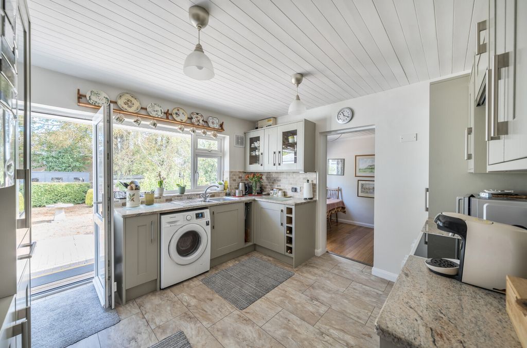 Property photo 2 of 15 Kitchen