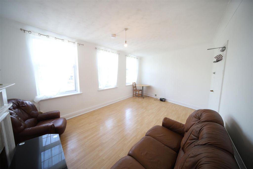 Property photo 2 of 9 Lounge 2.Jpg