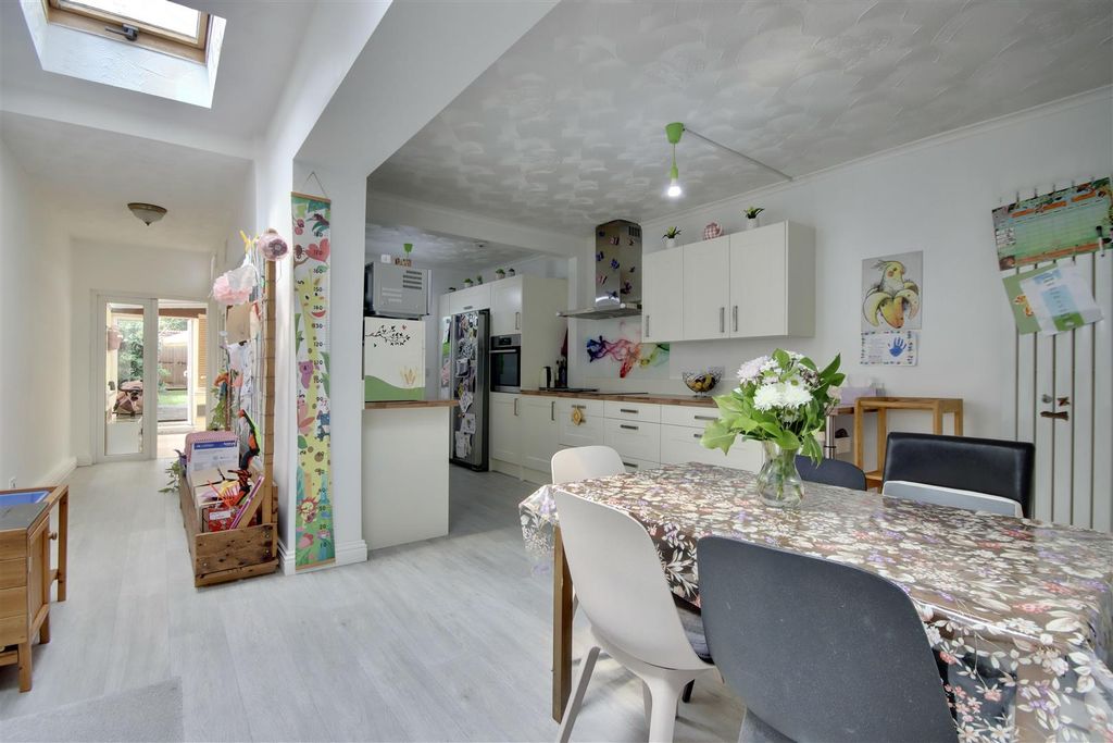 Property photo 2 of 15 91942B53-6270-40A6-A5F3-7946Ec41Af47_1_201_A.Jpeg