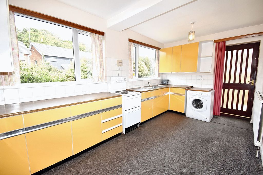 Property photo 3 of 29