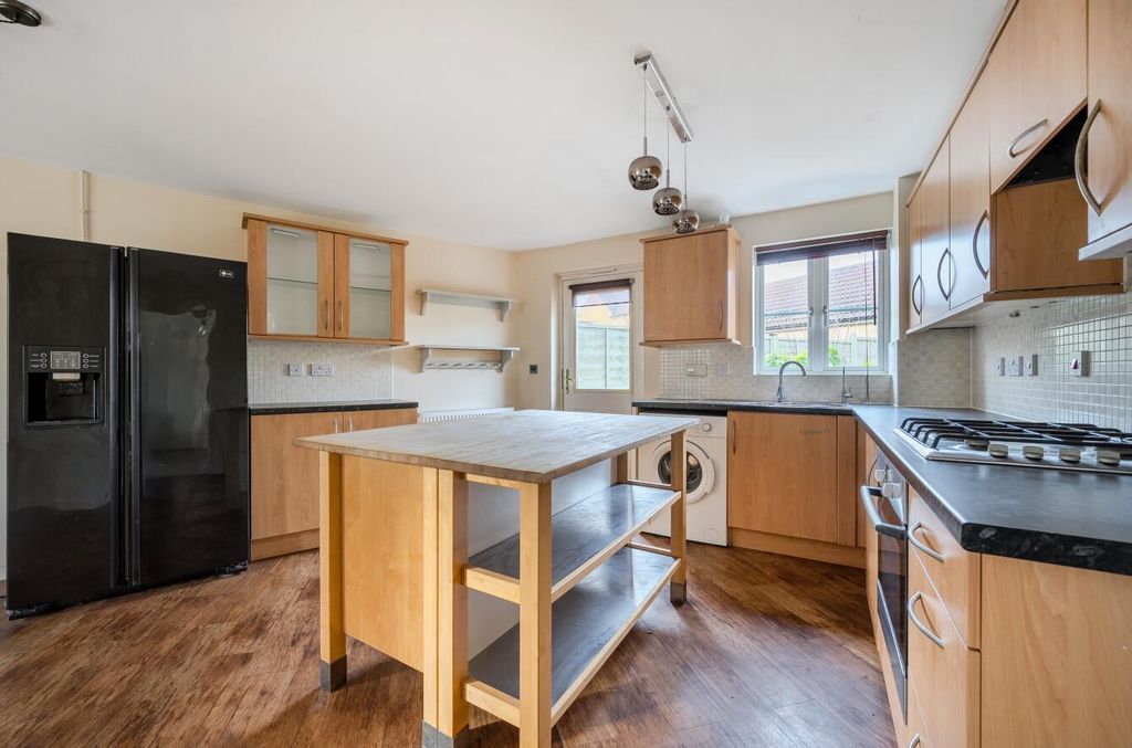 Property photo 2 of 21 1393227-10-694142Cfcd811.Jpg