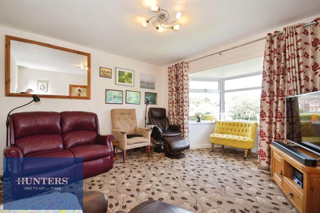Property photo 3 of 20 Lounge 2.Jpg