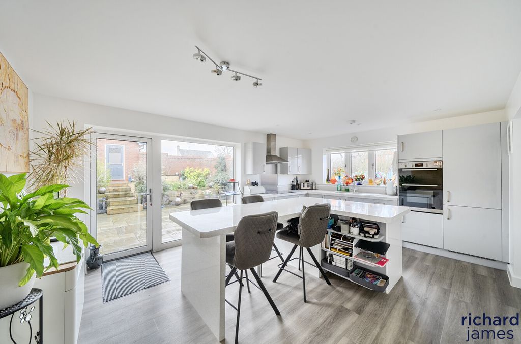 Property photo 3 of 15 26c480Ab3325401A98A75181c6F6A83d