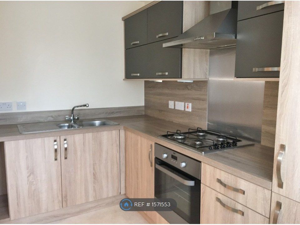 Property photo 2 of 8 Kitchen