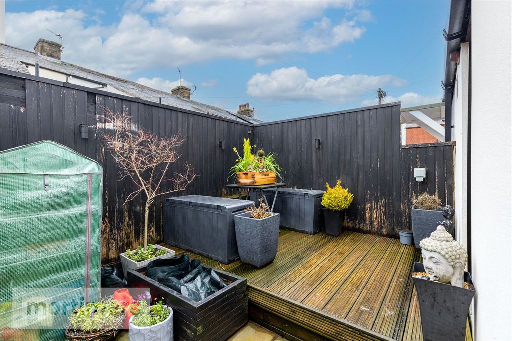 Property photo 3 of 22 Garden