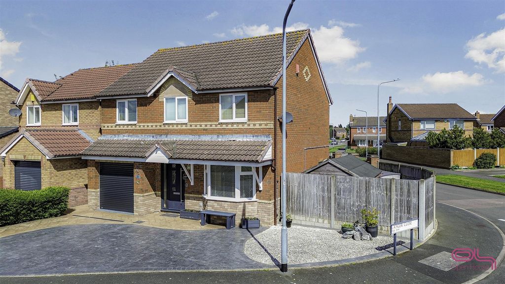 Property photo 1 of 37 Langer Close, Branston (1).Jpg