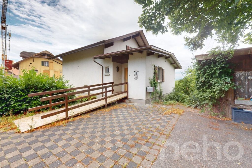 Property photo 3 of 13