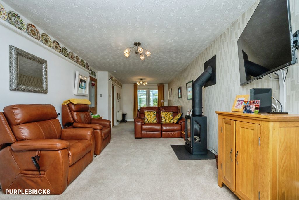 Property photo 3 of 26