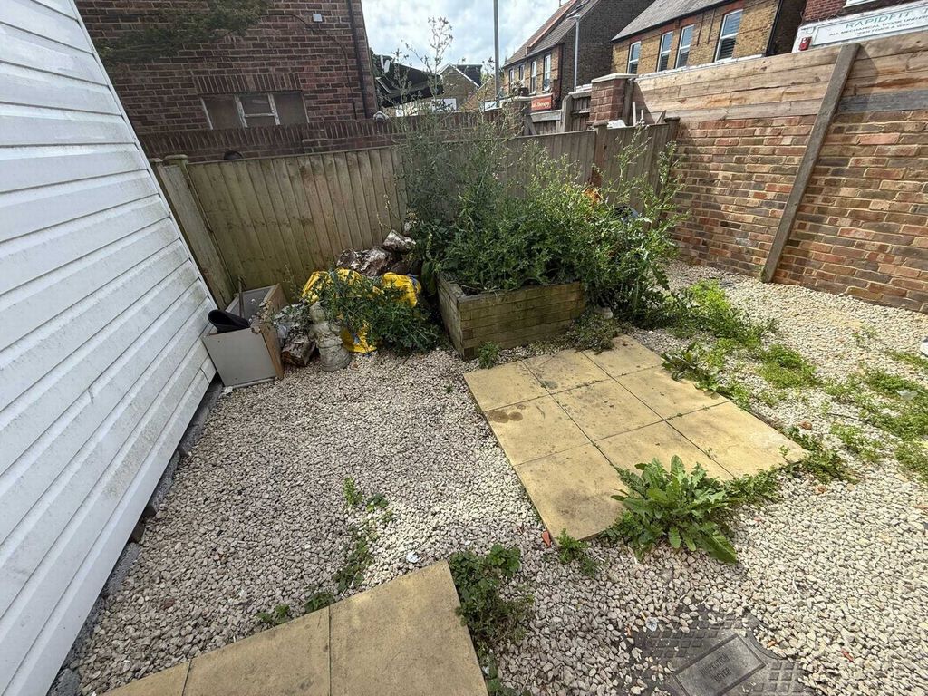 Property photo 3 of 5 Photo 4