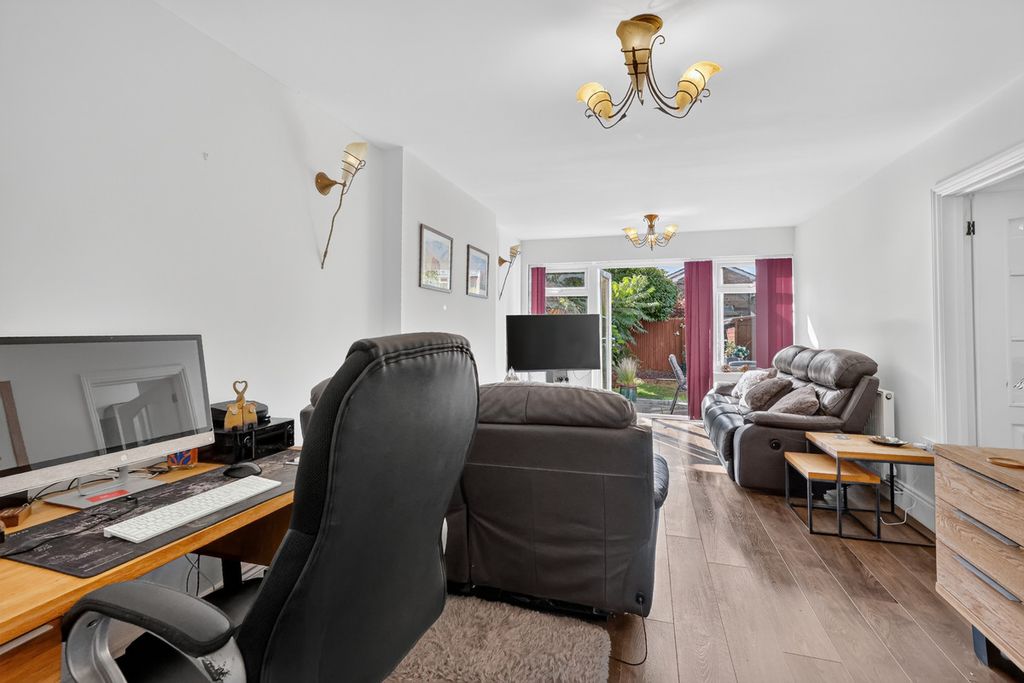 Property photo 3 of 18