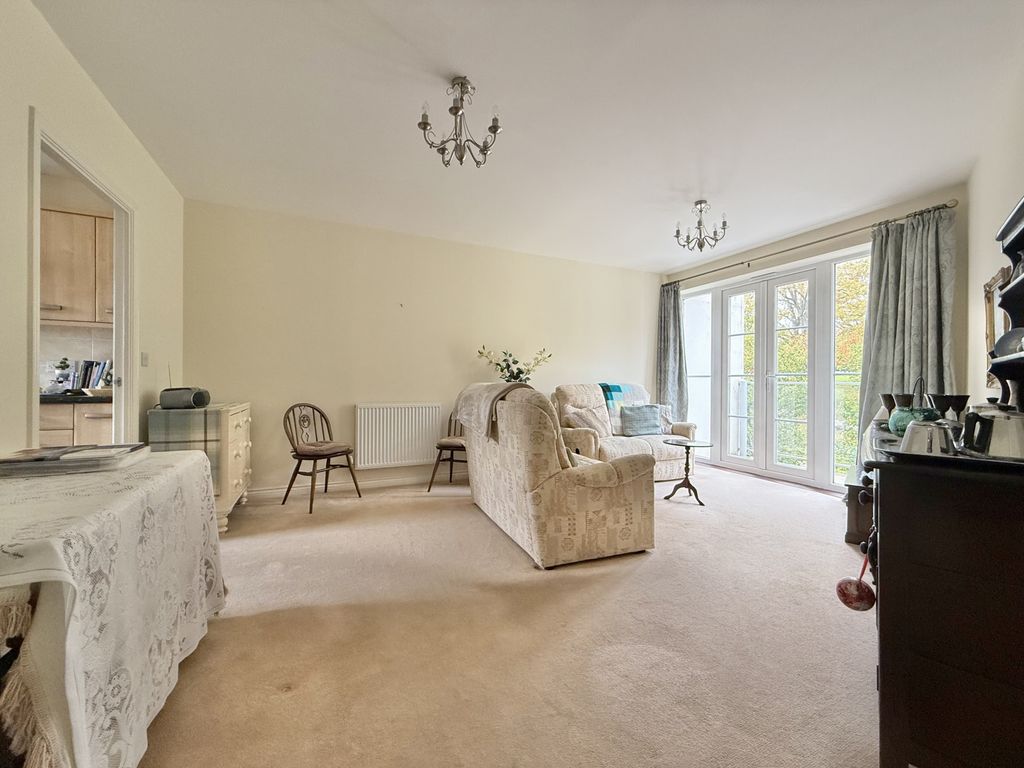 Property photo 3 of 20 Photo 8