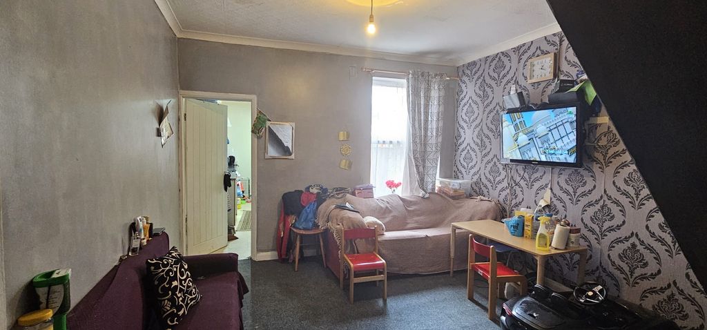 Property photo 3 of 4