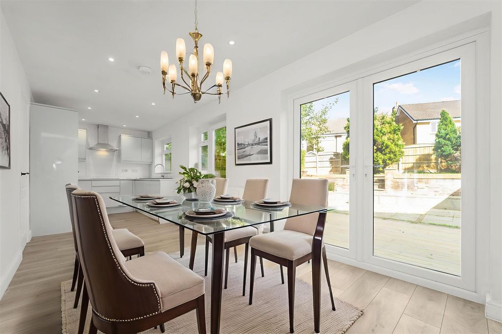 Property photo 1 of 30 Dsc08122 - Dining Room - Modern - 4.Jpg