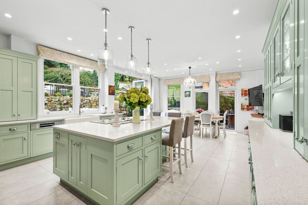 Property photo 1 of 26