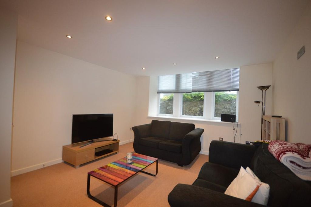 Property photo 3 of 16 Dsc_0008 (Medium).Jpg