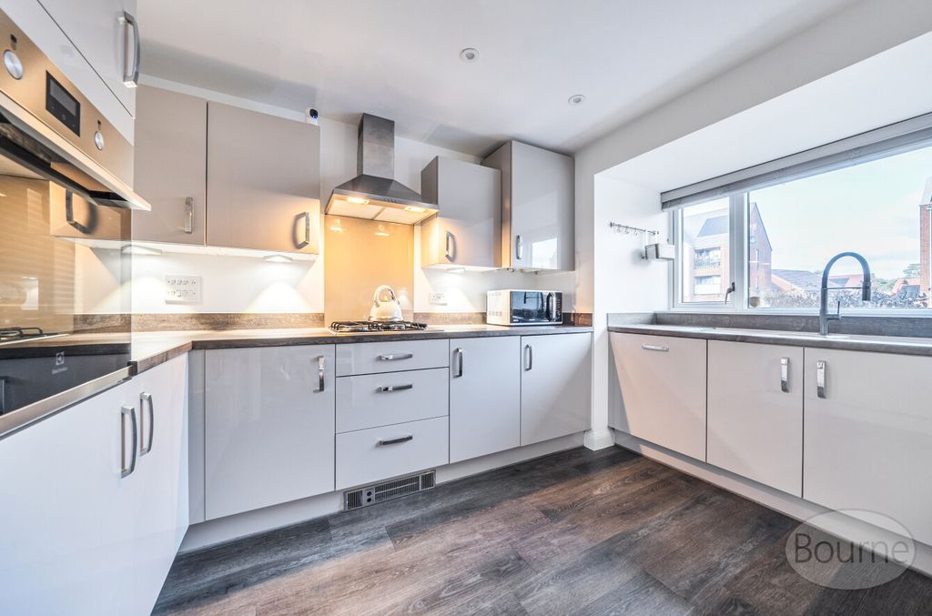 Property photo 3 of 16 2Fbec8Be-1403-45F...