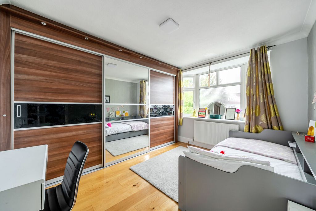 Property photo 3 of 16 1441957-3-69E20E2...