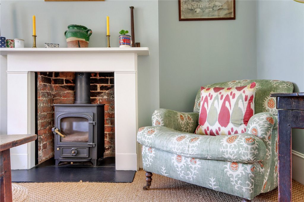 Property photo 3 of 16 Sitting Room