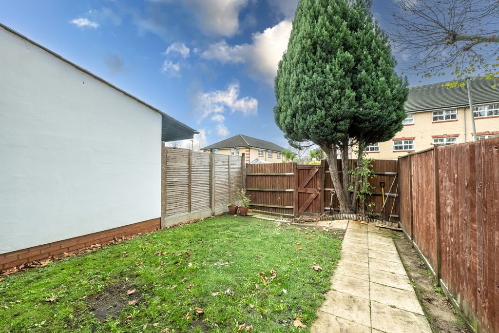 Property photo 2 of 26 4716707