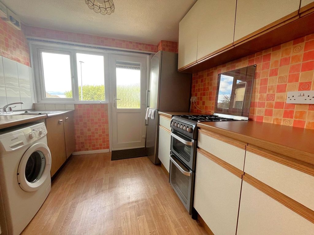 Property photo 2 of 15 Picture No. 28