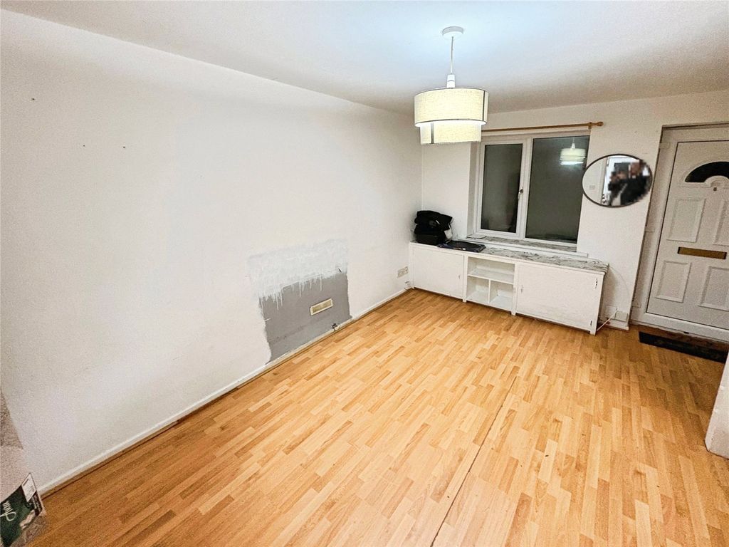 Property photo 2 of 6 Living Room