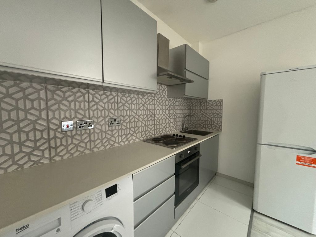 Property photo 3 of 5 Kitchen