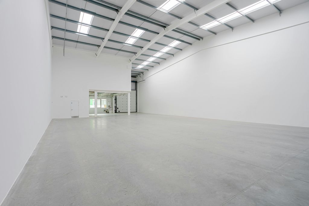 Property photo 2 of 6 Trade City Luton_June 29 2022_11Hdr.Jpg