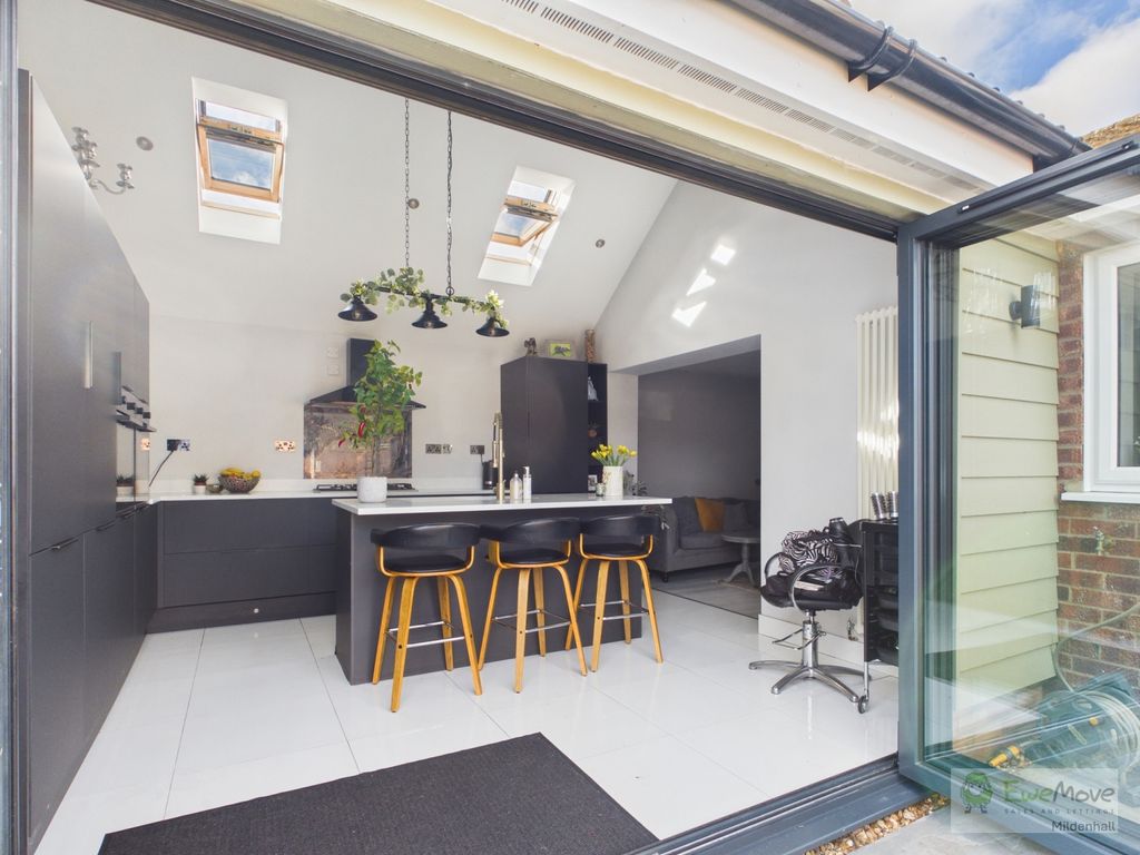 Property photo 1 of 17 Ewemove Mildenhall Lee Devenish Lime Close Kitchen