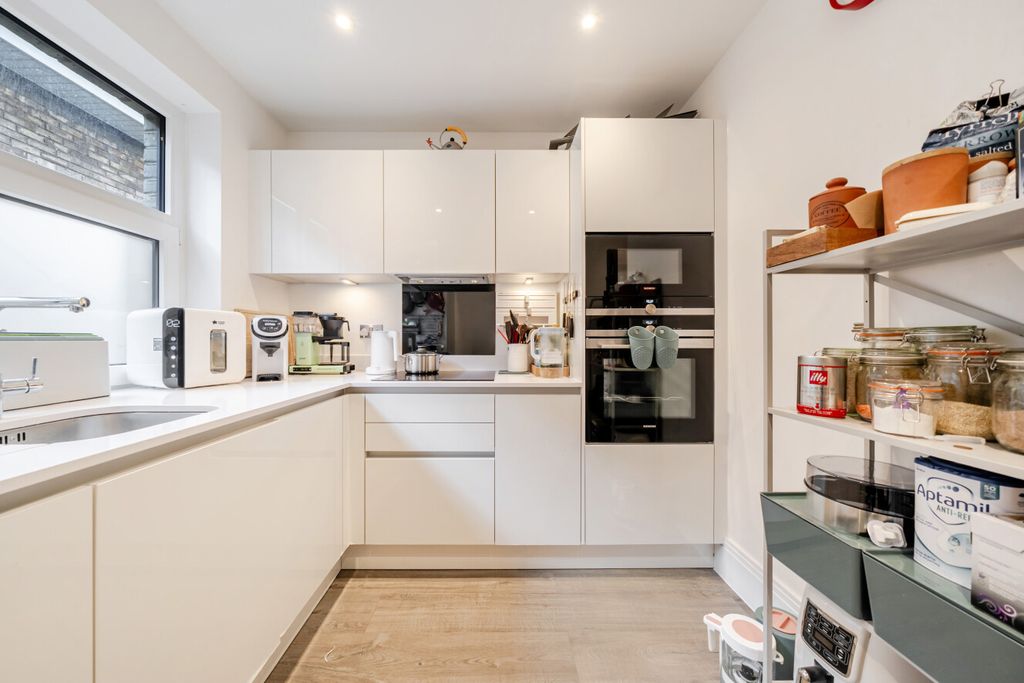 Property photo 3 of 13 1529956-9-1A111E8...