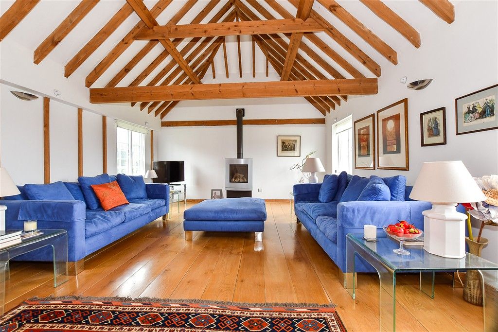 Property photo 2 of 19 Sitting Room