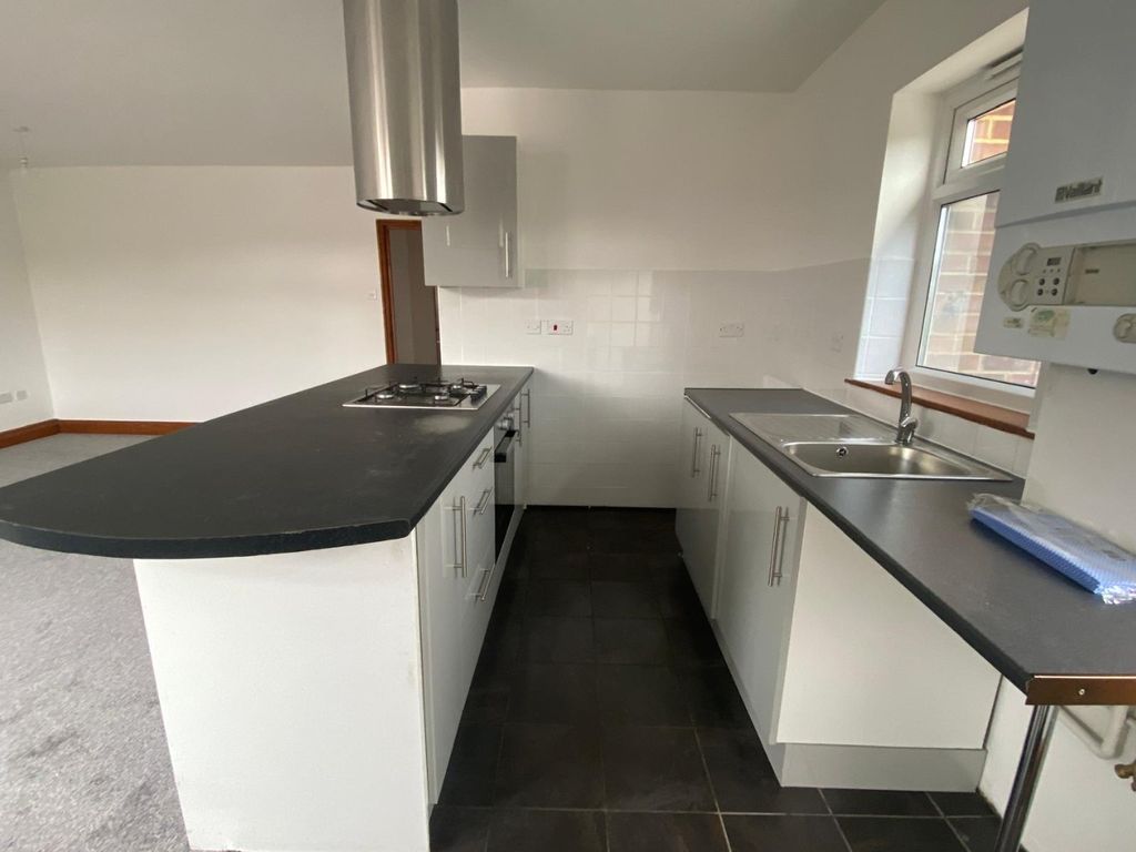Property photo 3 of 8 4416302