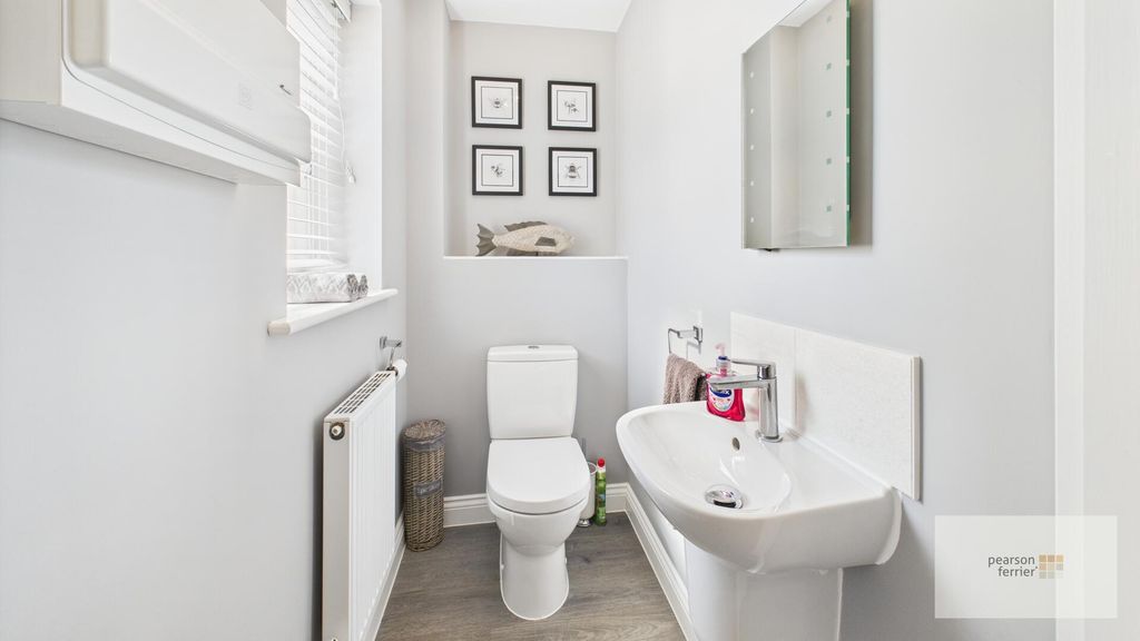 Property photo 3 of 25 WC