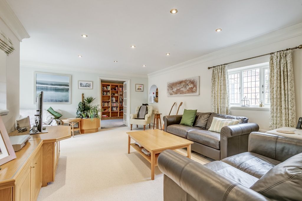 Property photo 2 of 31 4971404