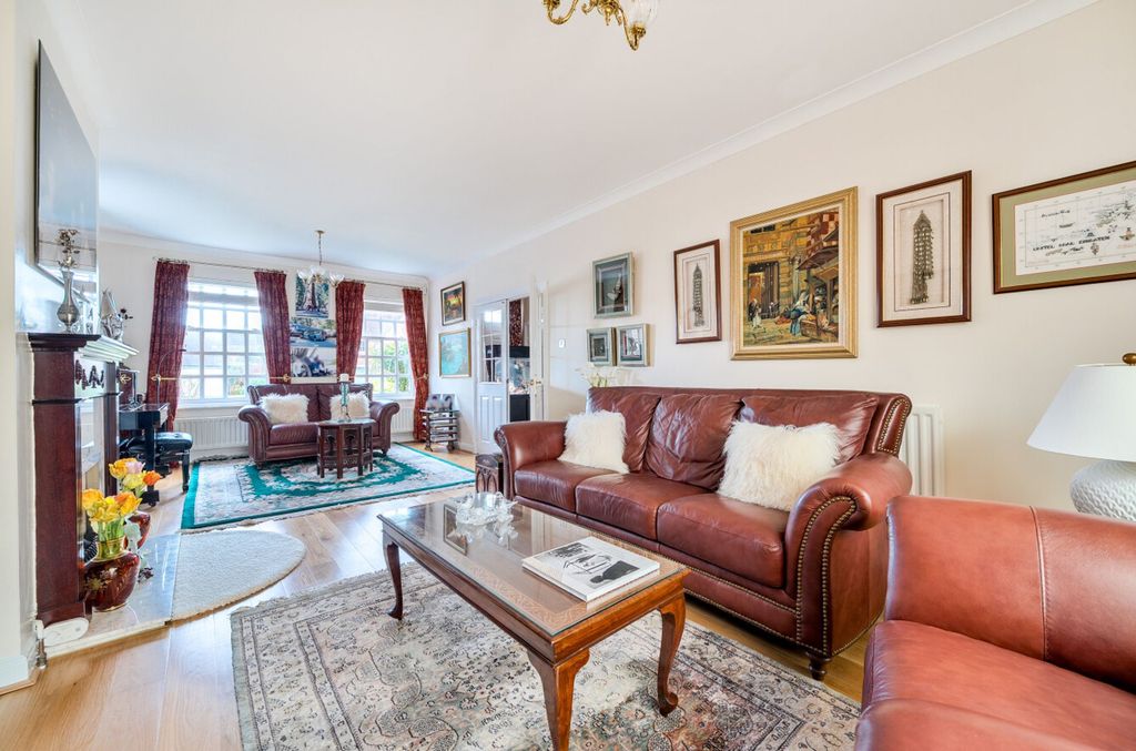 Property photo 3 of 28