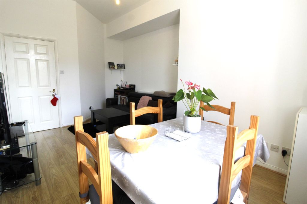 Property photo 2 of 9 Lounge/Diner