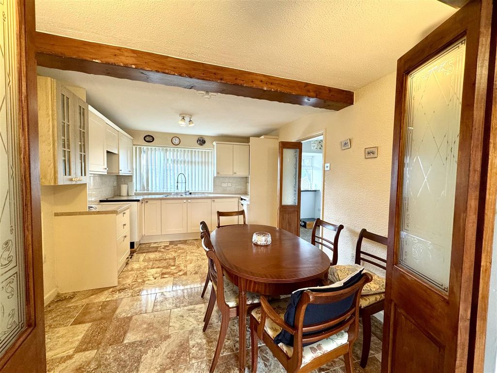 Property photo 2 of 19 Kitchen/Dining Room