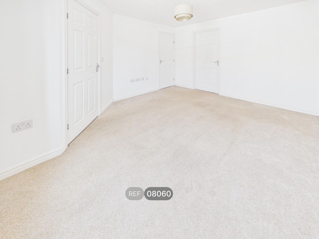 Property photo 3 of 18 Living Room